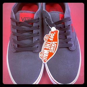 ‼️SOLD‼️Men’s Vans Atwood red and black